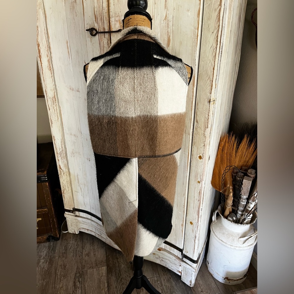 Elevenses by Anthropologie Buffalo plaid soft vest - Picture 8 of 11